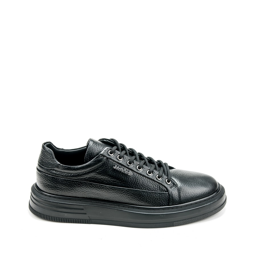 Muške kožne plitke patike John-Richardo-21348 crne ravne 2 a black shoe with laces
